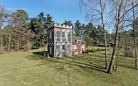 Falconer'S Lodge